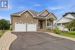 888 HIAWATHA PARK ROAD | Ottawa Ontario | Slide Image One