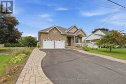 888 HIAWATHA PARK ROAD | Ottawa Ontario | Slide Image Two
