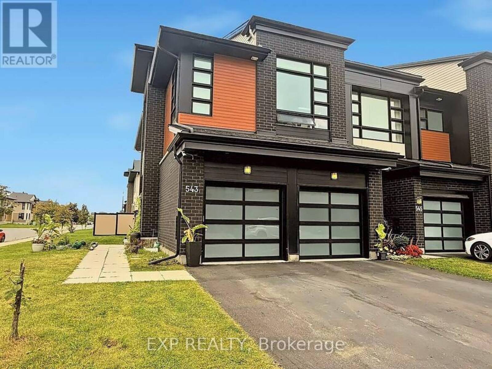 543 RATHBURN LANE, Ottawa, Ontario K1T 0T3