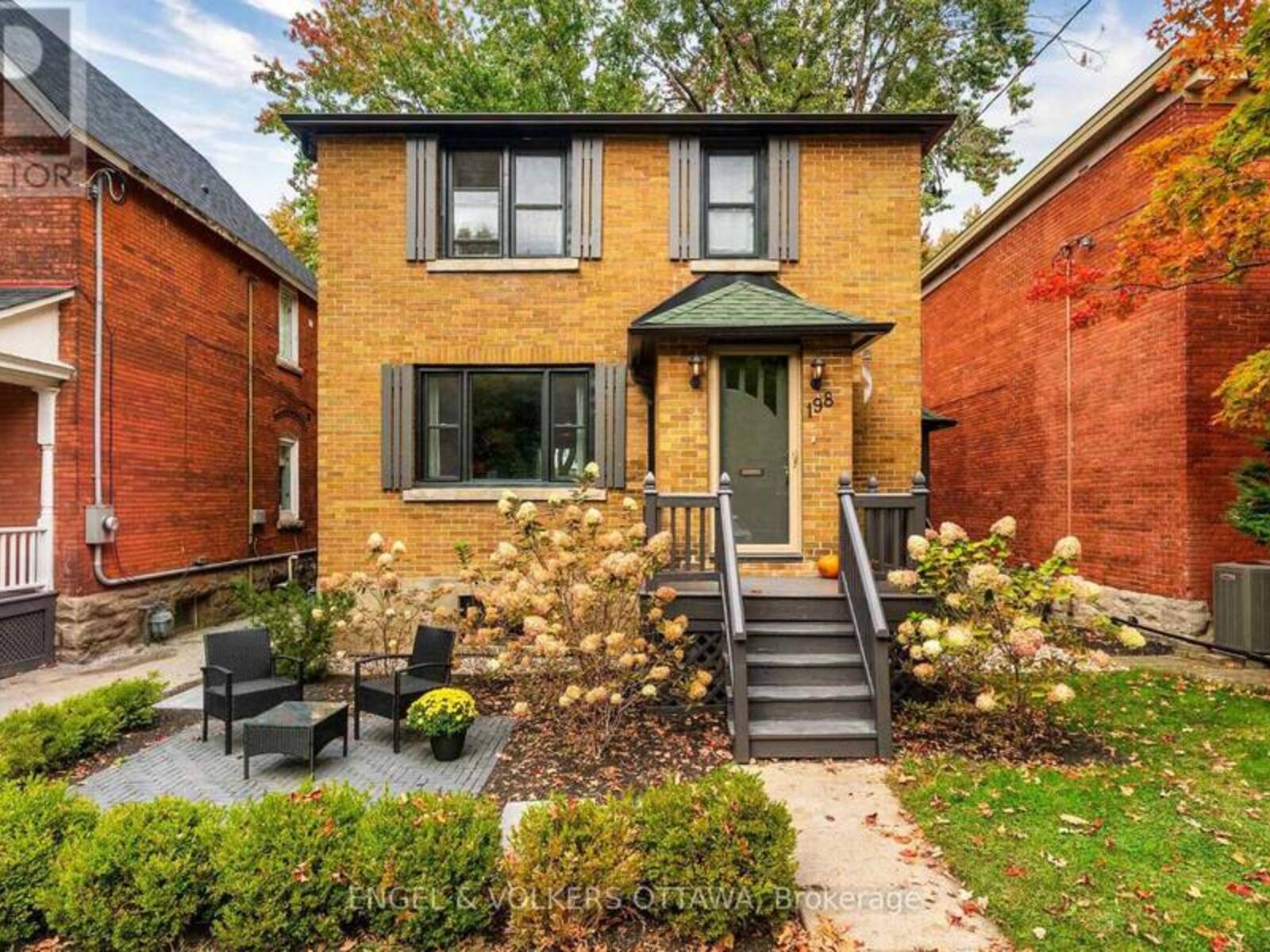 198 STANLEY AVENUE, Ottawa, Ontario K1M 1P3