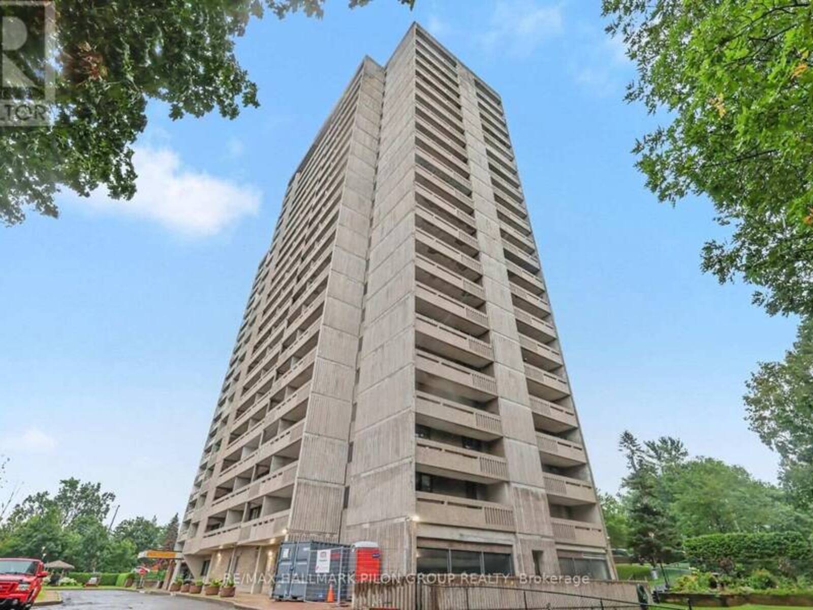 1305 - 415 GREENVIEW AVENUE, Ottawa, Ontario K2B 8G5