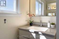 28 BLUEJAY DRIVE | Barrie Ontario | Slide Image Eighteen
