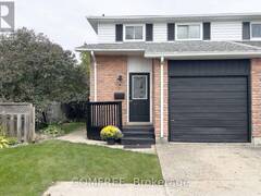 28 BLUEJAY DRIVE Barrie Ontario, L4M 5P2
