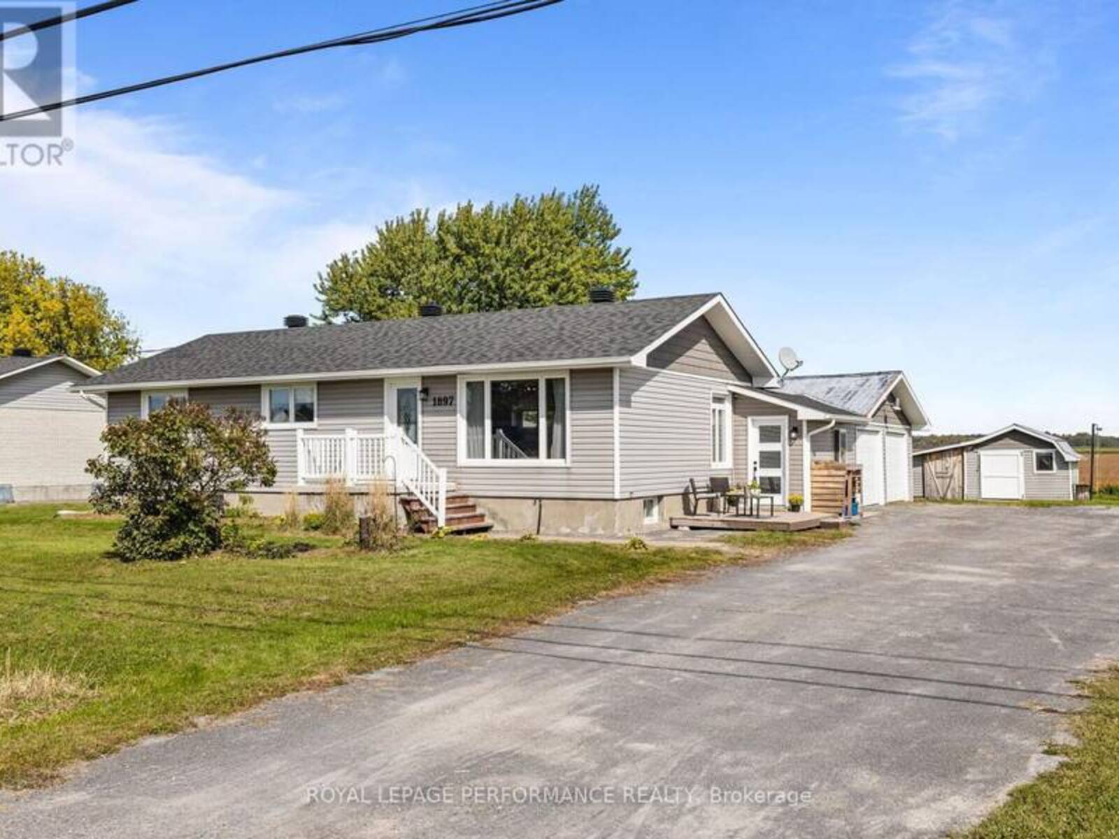 1897 CHAMPLAIN ROAD, Clarence-Rockland, Ontario K0A 1N0