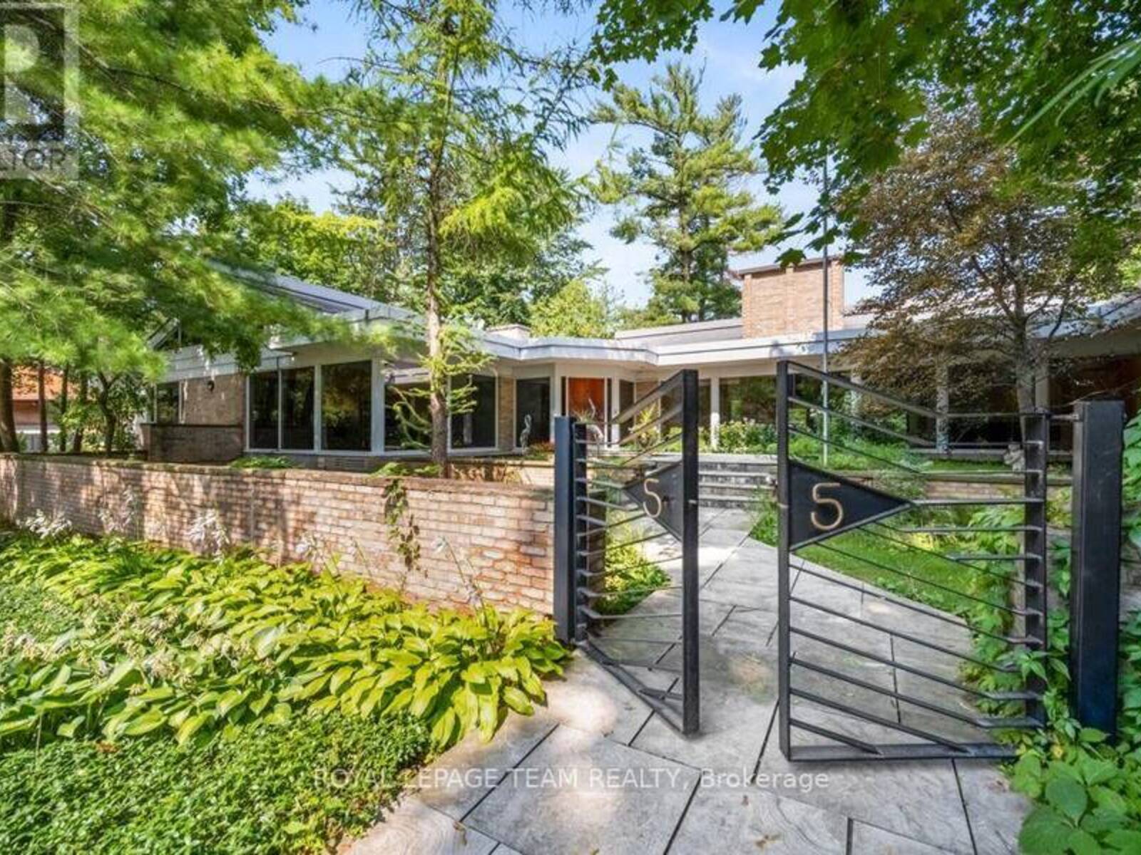 55 WILLINGDON ROAD, Ottawa, Ontario K1M 2J6