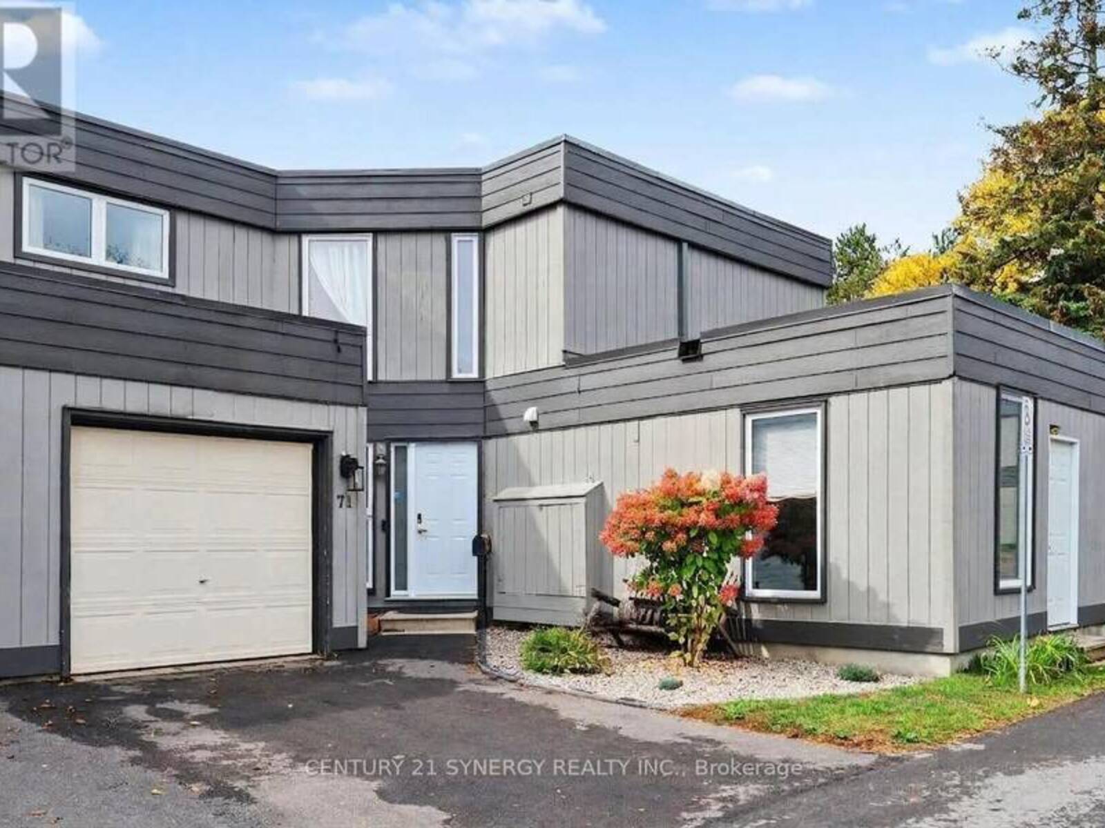 71 COMPATA WAY, Ottawa, Ontario K1B 4X1