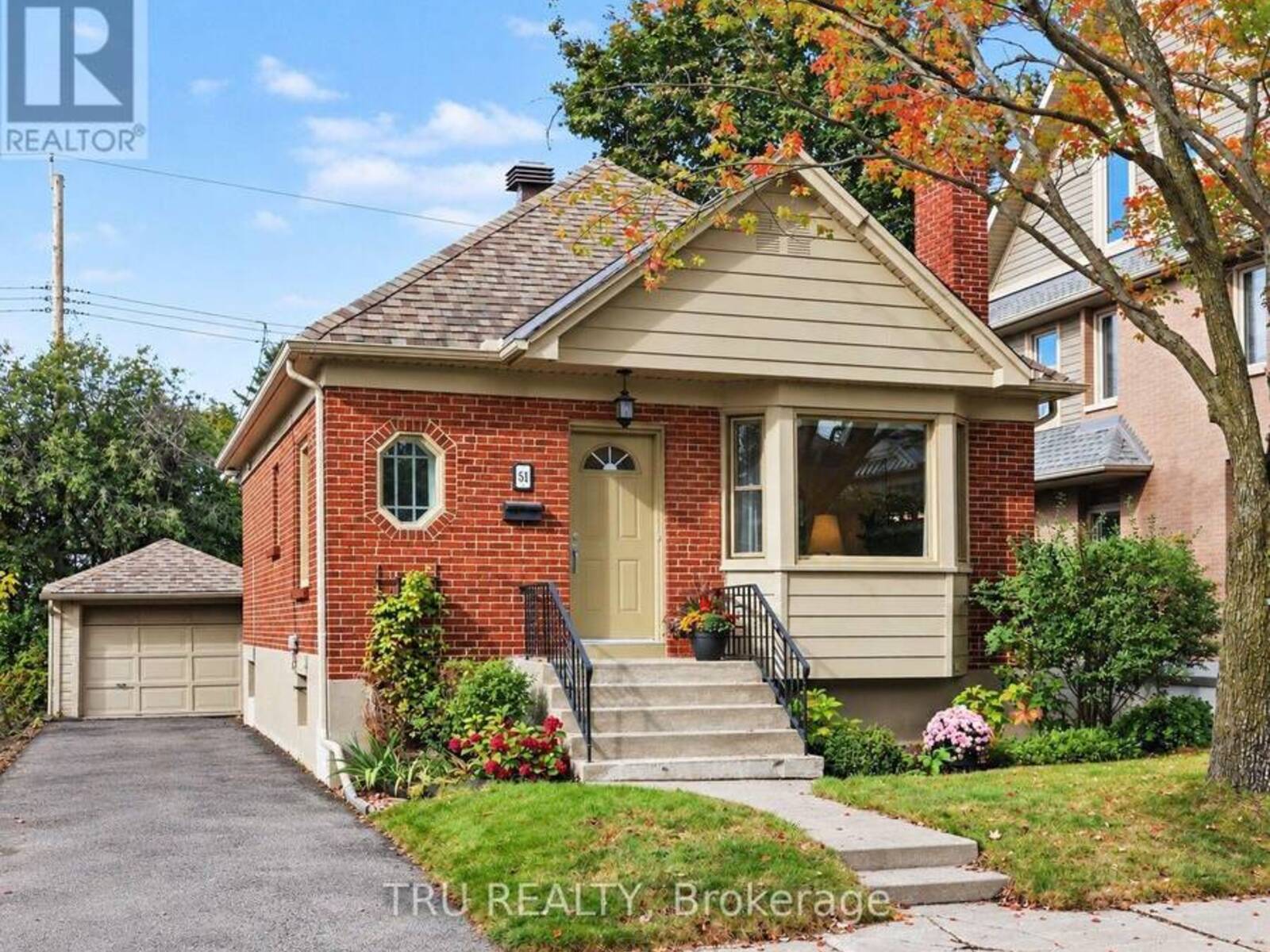 51 MERRITT AVENUE, Ottawa, Ontario K1S 0J5