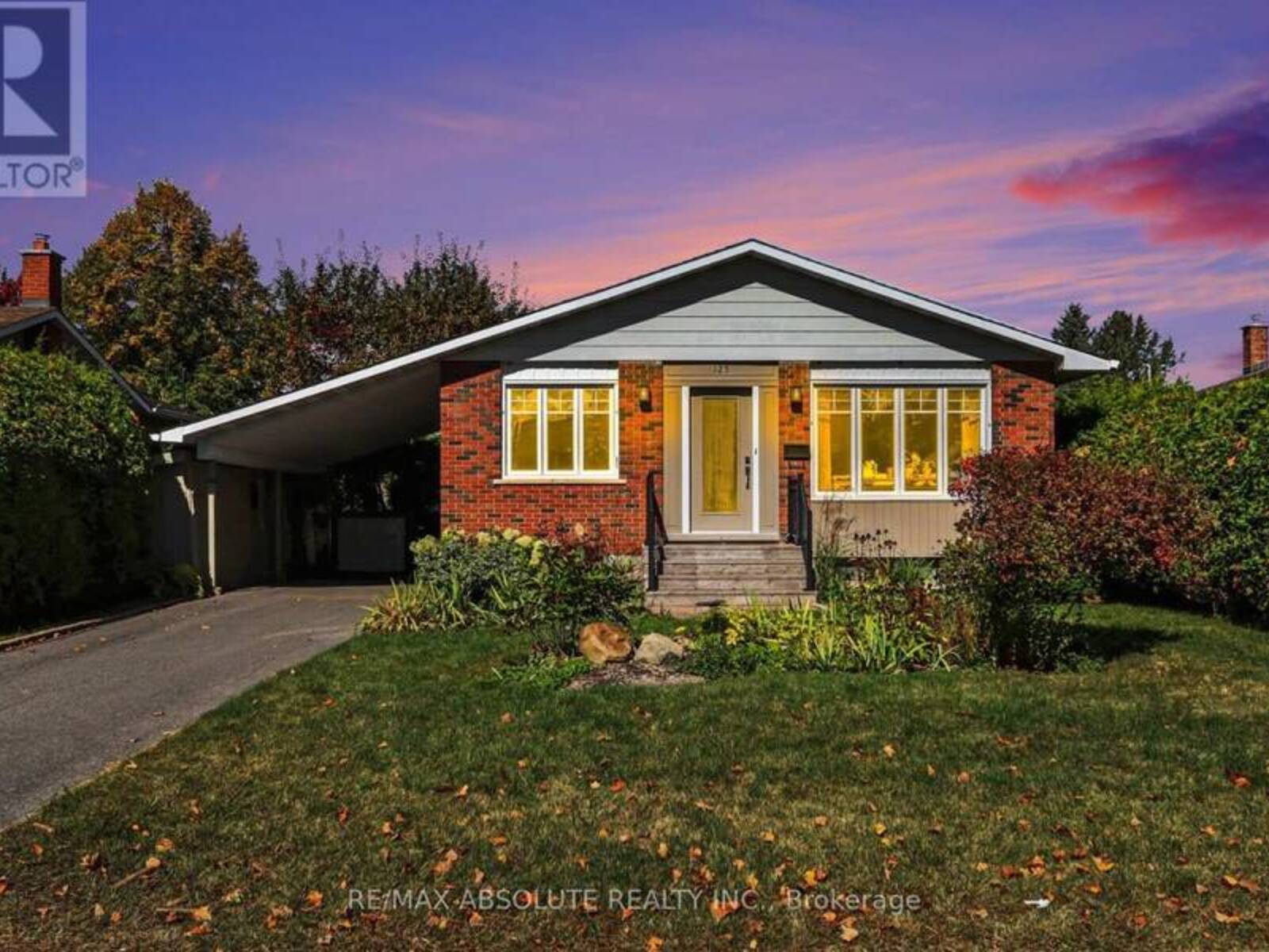 125 JUNIPER STREET E, Ottawa, Ontario K1E 1A3