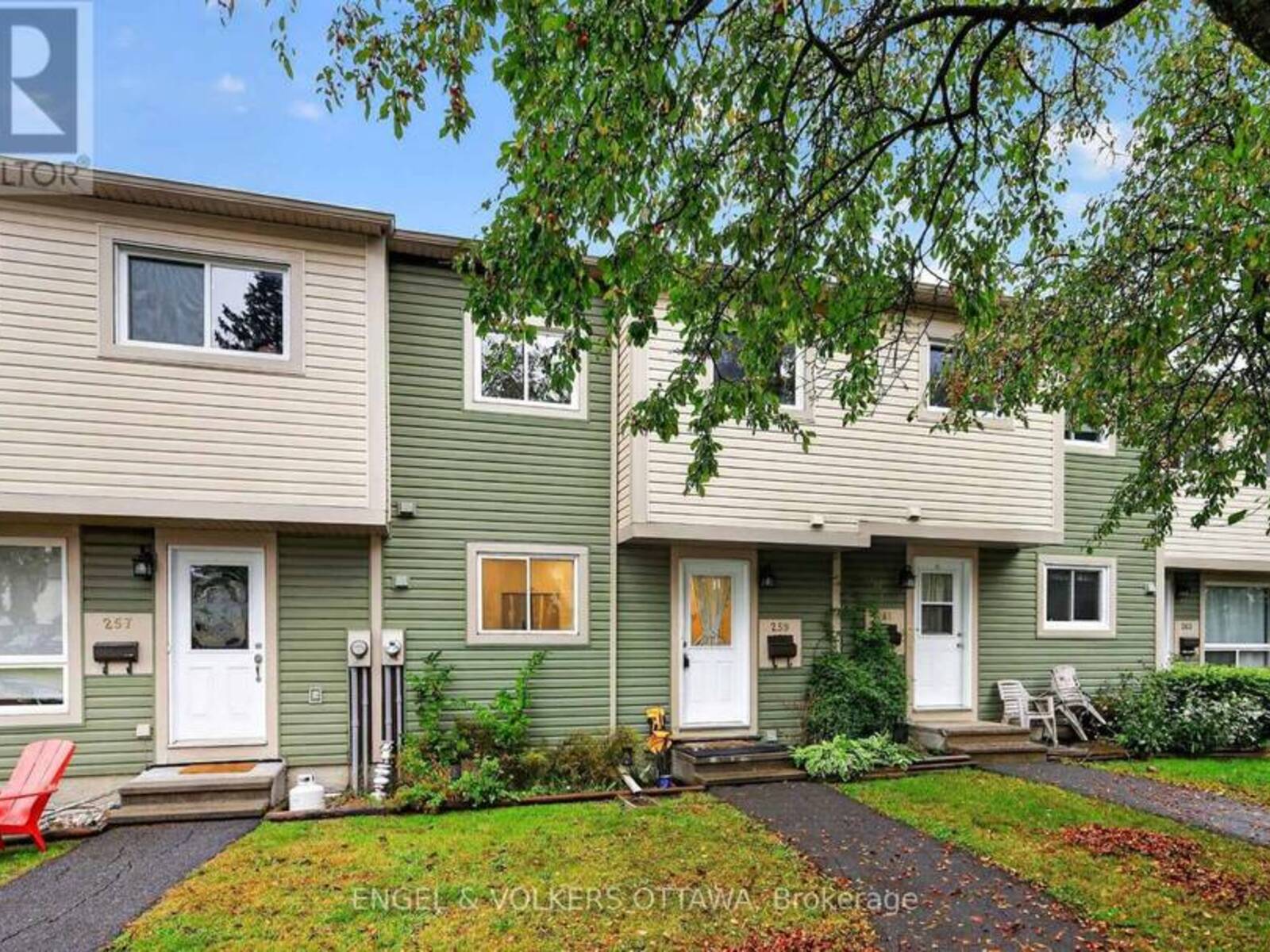 259 TEAL CRESCENT, Ottawa, Ontario K1E 2C3