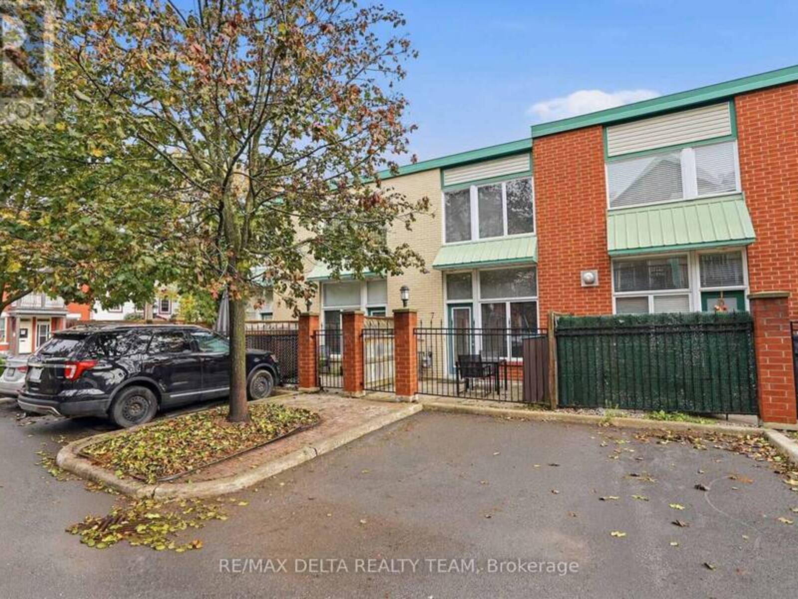 7 - 170 CATHCART STREET, Ottawa, Ontario K1N 5B9