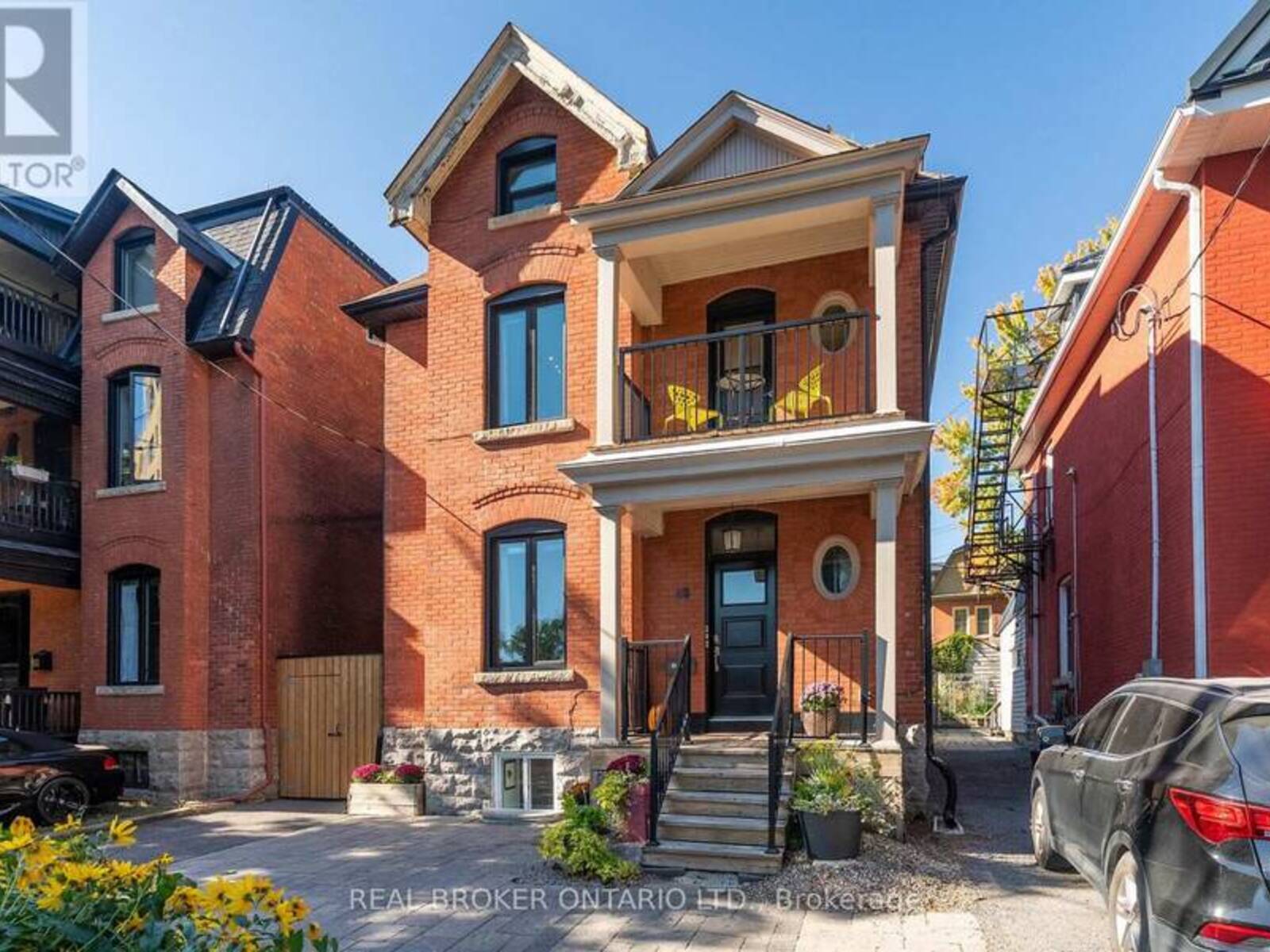 33 ARGYLE AVENUE, Ottawa, Ontario K2P 1B3