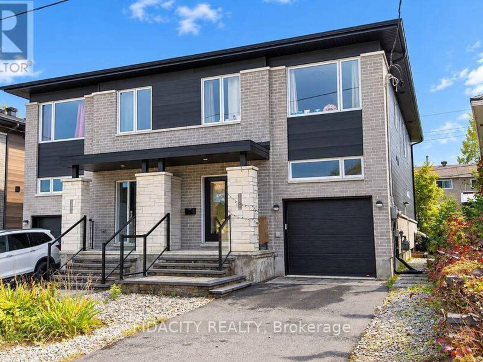 1402 MAYVIEW AVENUE, Ottawa, Ontario K1Z 8H7
