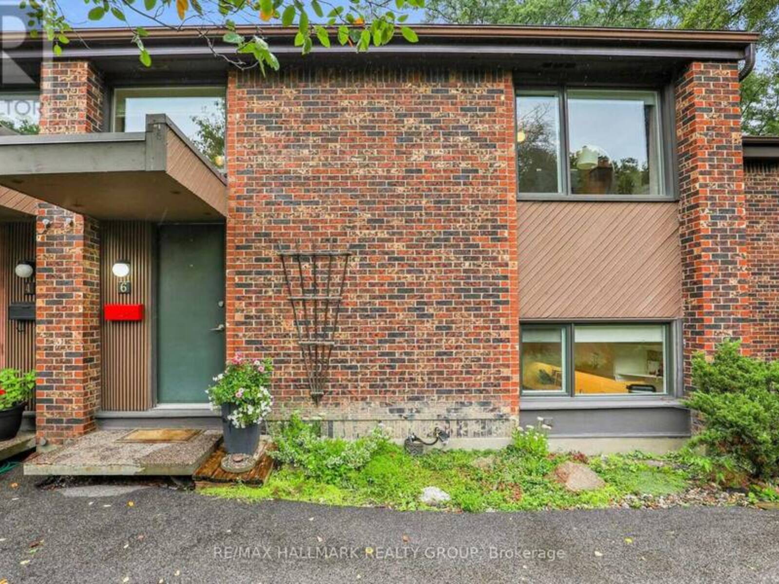 6 - 525 HILSON AVENUE, Ottawa, Ontario K1Z 6C9