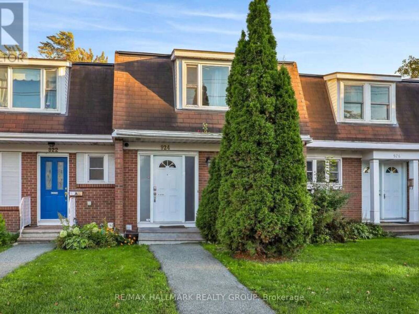 924 DYNES ROAD, Ottawa, Ontario K2C 0G8