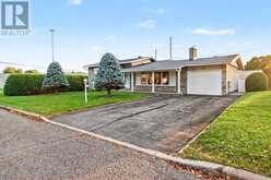 21 PULFORD CRESCENT | Ottawa Ontario | Slide Image Three