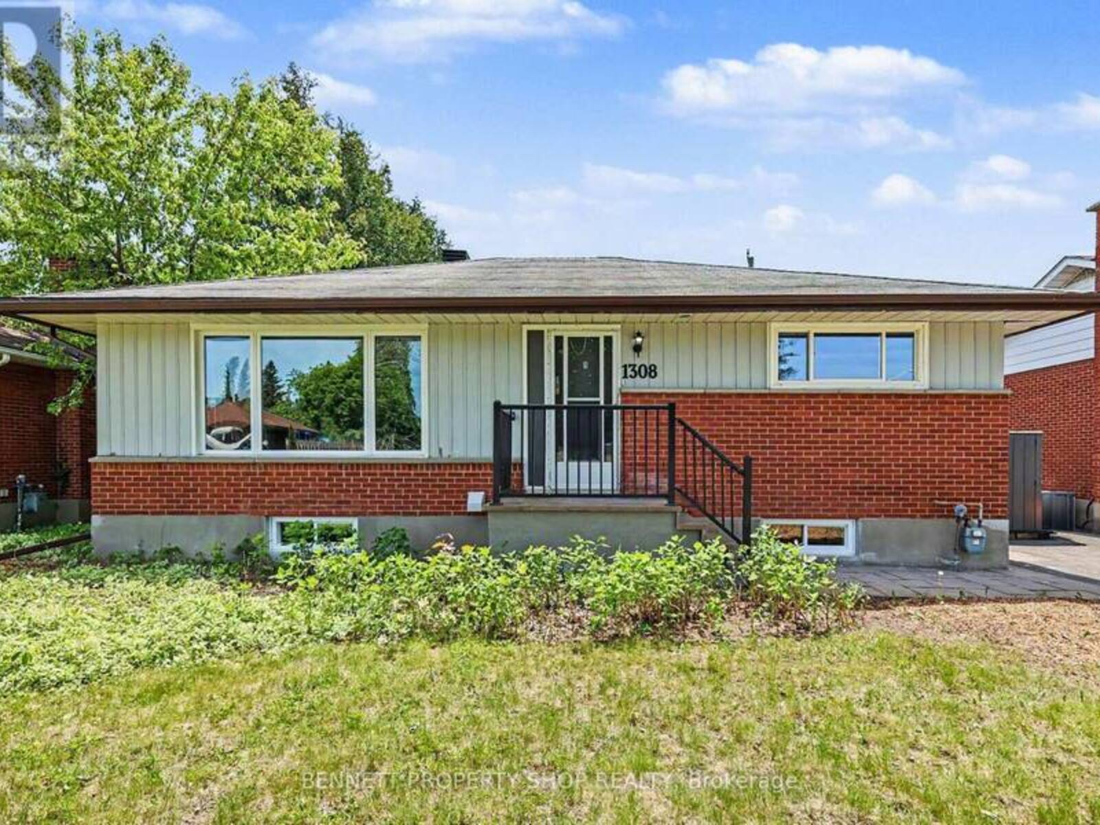1308 RUSTIC DRIVE, Ottawa, Ontario K2C 2Y1