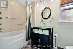 50 HOLLAND AVENUE | Ottawa Ontario | Slide Image Thirteen
