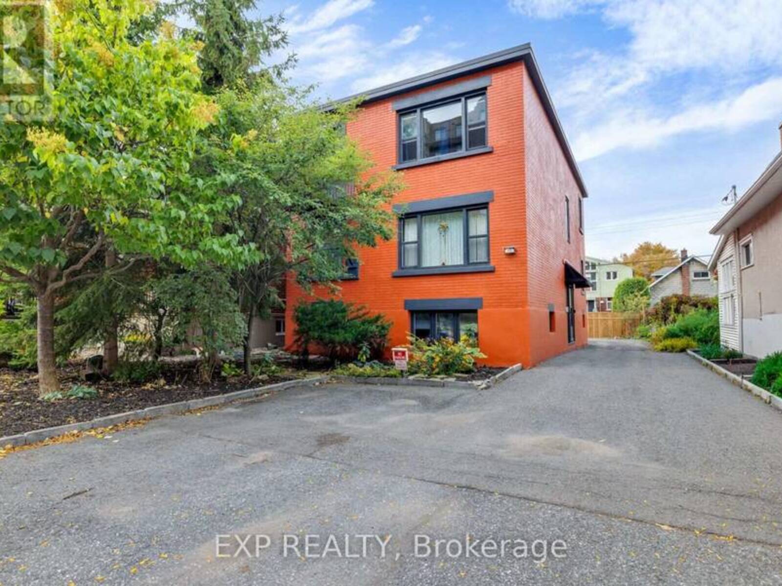 50 HOLLAND AVENUE, Ottawa, Ontario K1Y 0X4