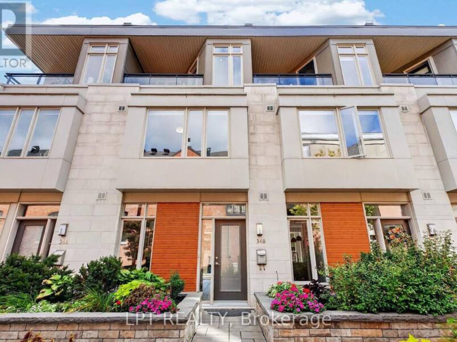 348 RAVENHILL AVENUE E, Ottawa, Ontario K2A 1S5