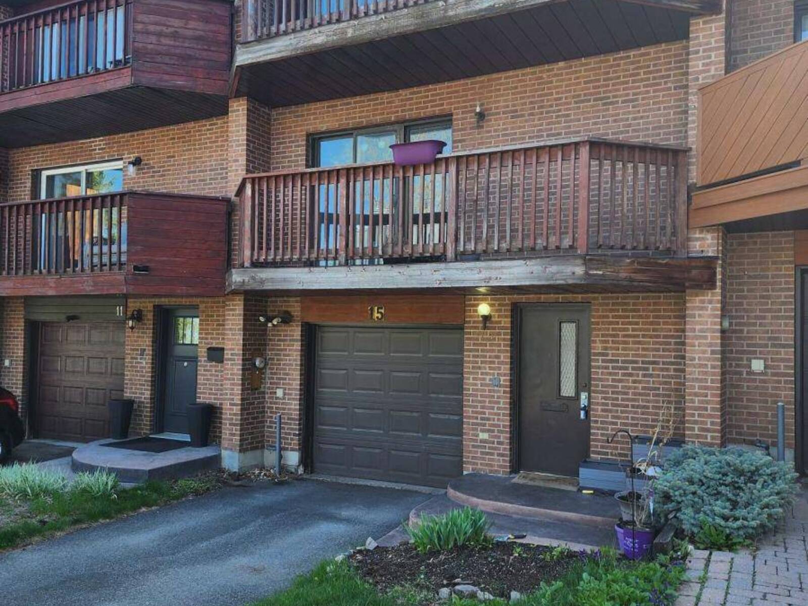 15 BIRCHDALE AVENUE, Ottawa, Ontario K2H 5A1