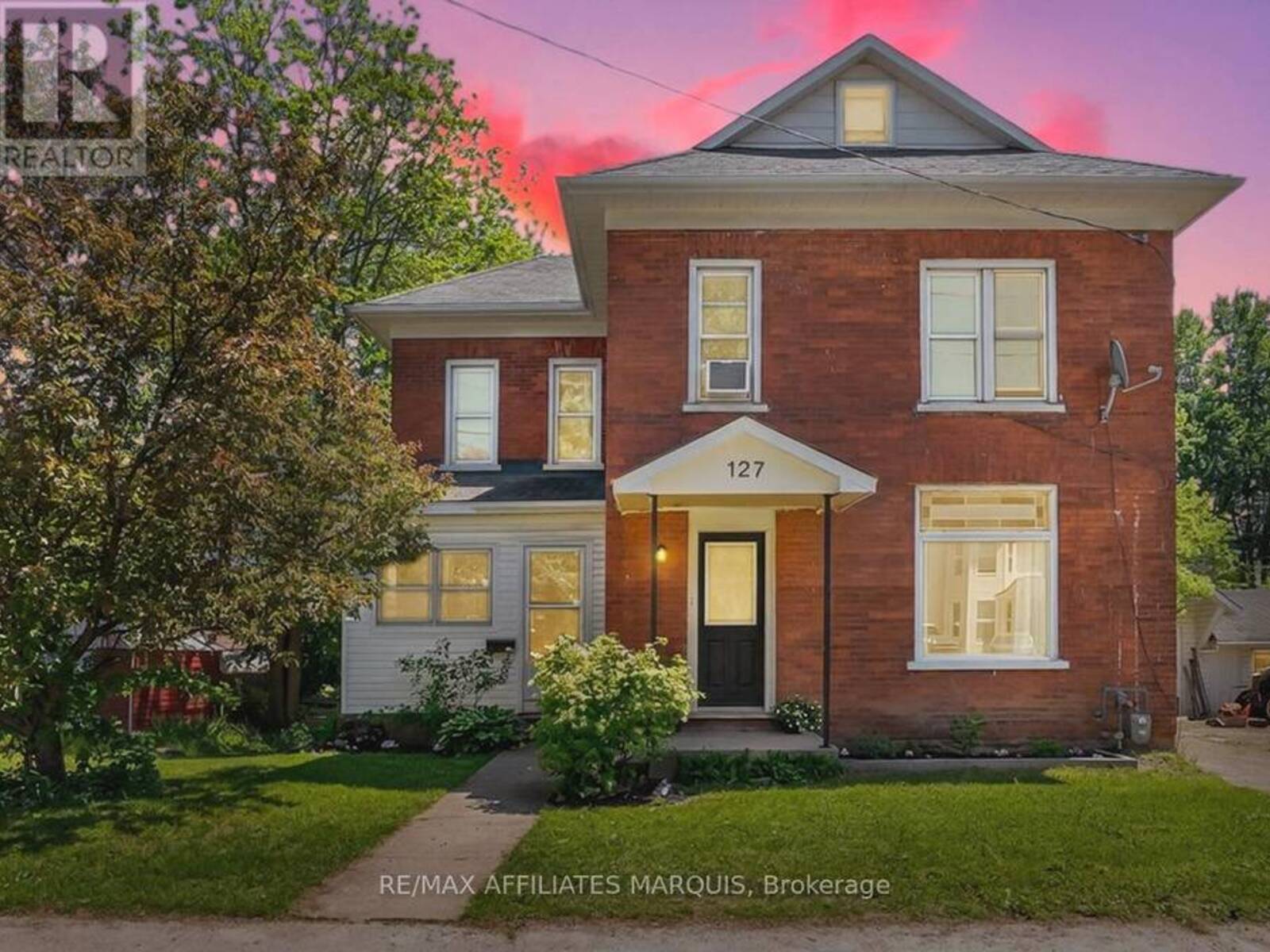 127 BROCKVILLE STREET, Smiths Falls, Ontario K7A 3Y7