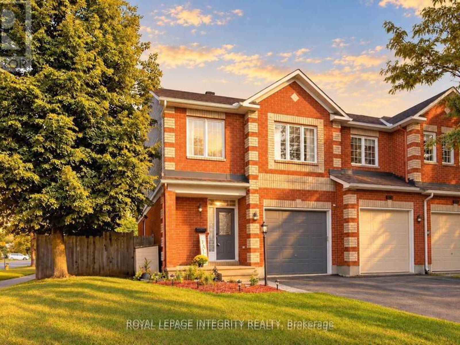 1 CHANTILLY GATE, Ottawa, Ontario K2S 2B2