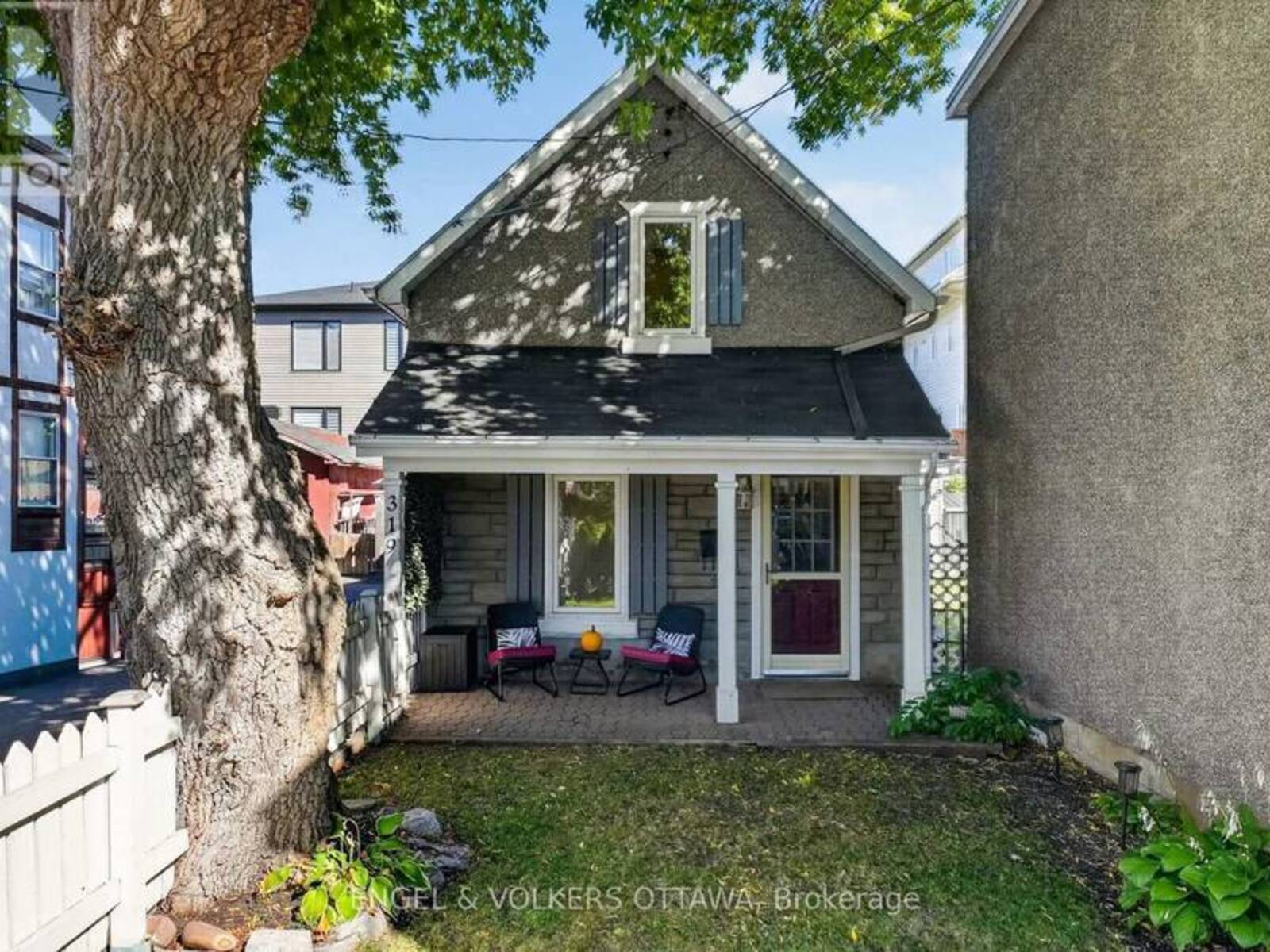 319 SAVARD AVENUE, Ottawa, Ontario K1L 7S1