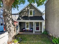 319 SAVARD AVENUE Ottawa Ontario, K1L 7S1
