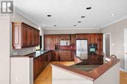 285 PINHEY POINT ROAD | Ottawa Ontario | Slide Image Thirty