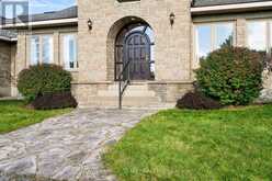 285 PINHEY POINT ROAD | Ottawa Ontario | Slide Image Six