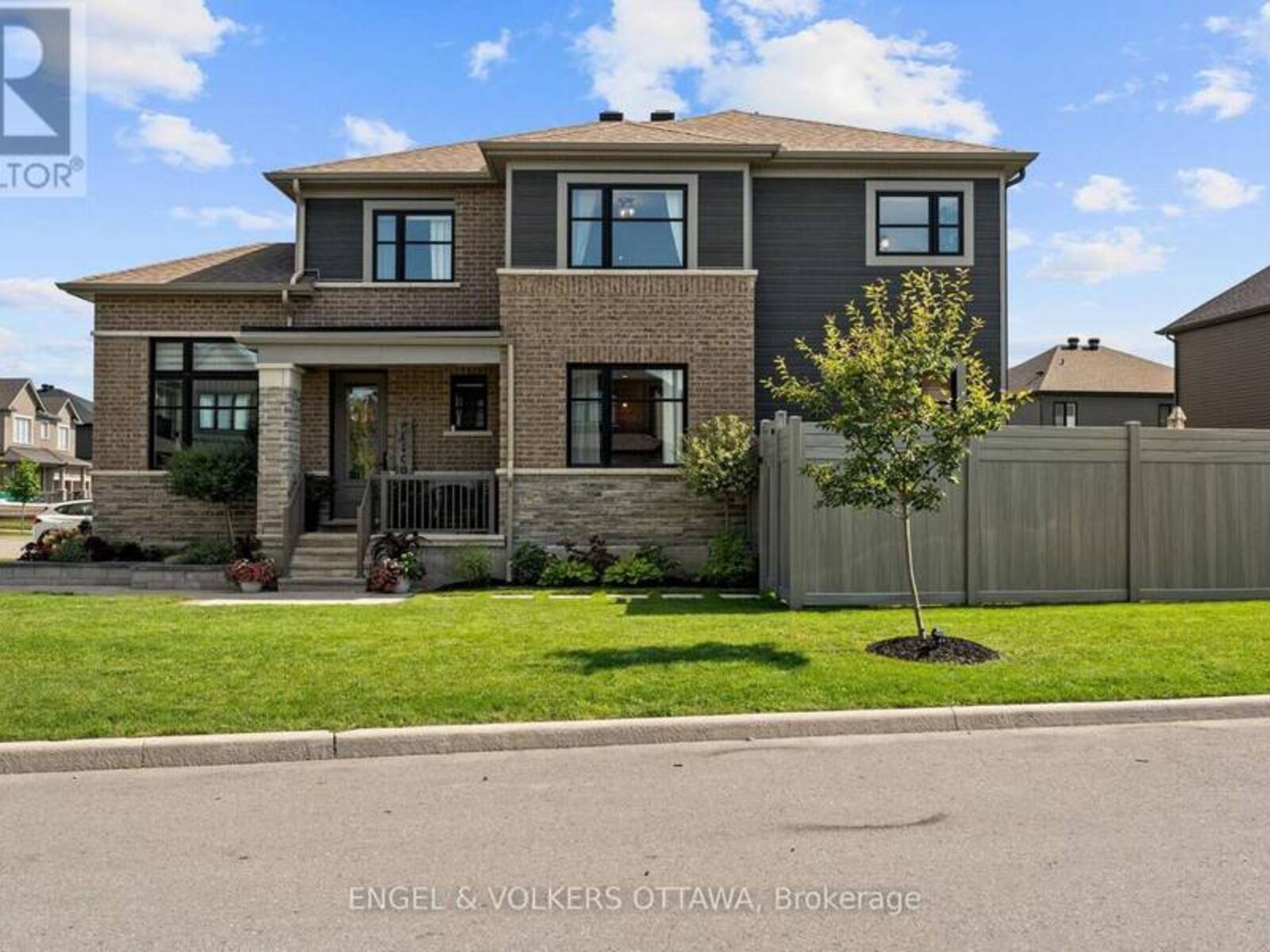 720 COAST CIRCLE, Ottawa, Ontario K4M 0N2