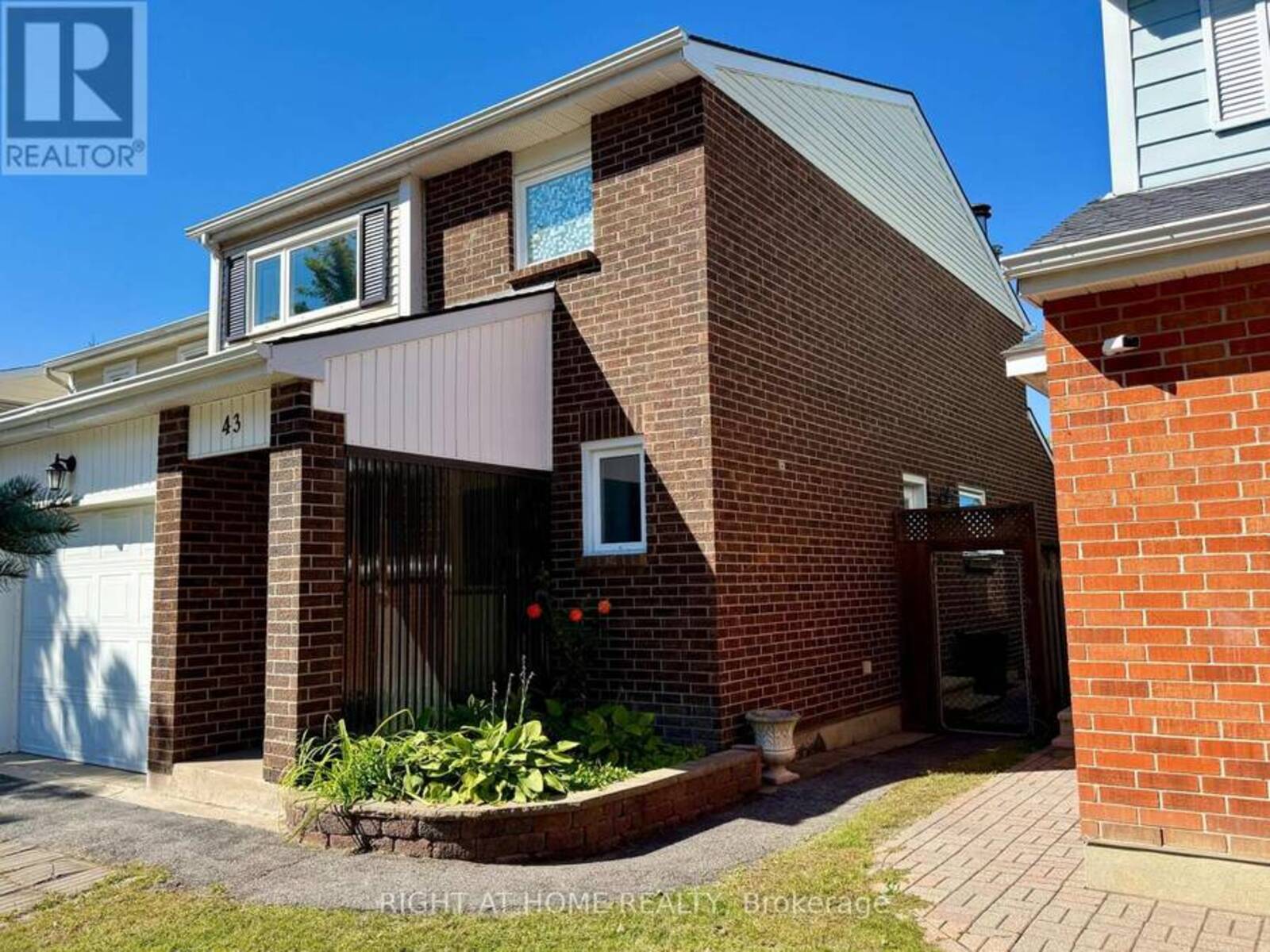 43 WESSEX ROAD, Ottawa, Ontario K2J 1X2