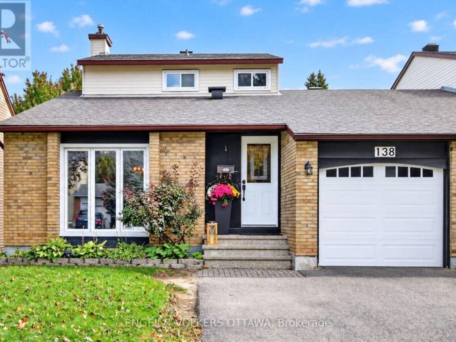 138 SHERWAY DRIVE, Ottawa, Ontario K2J 1P1