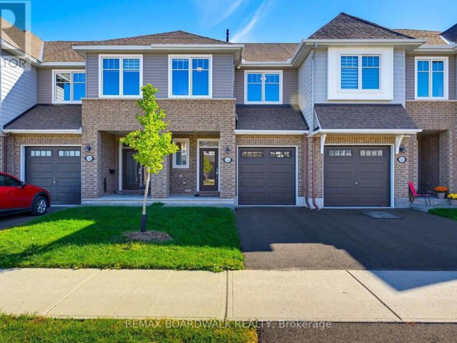 322 COSANTI DRIVE, Ottawa, Ontario K2S 2W6