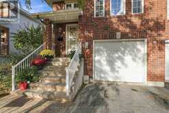 64 WHALINGS CIRCLE | Ottawa Ontario | Slide Image Two