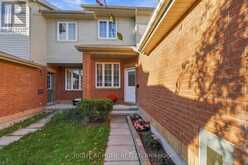 161 KINROSS PRIVATE | Ottawa Ontario | Slide Image Three