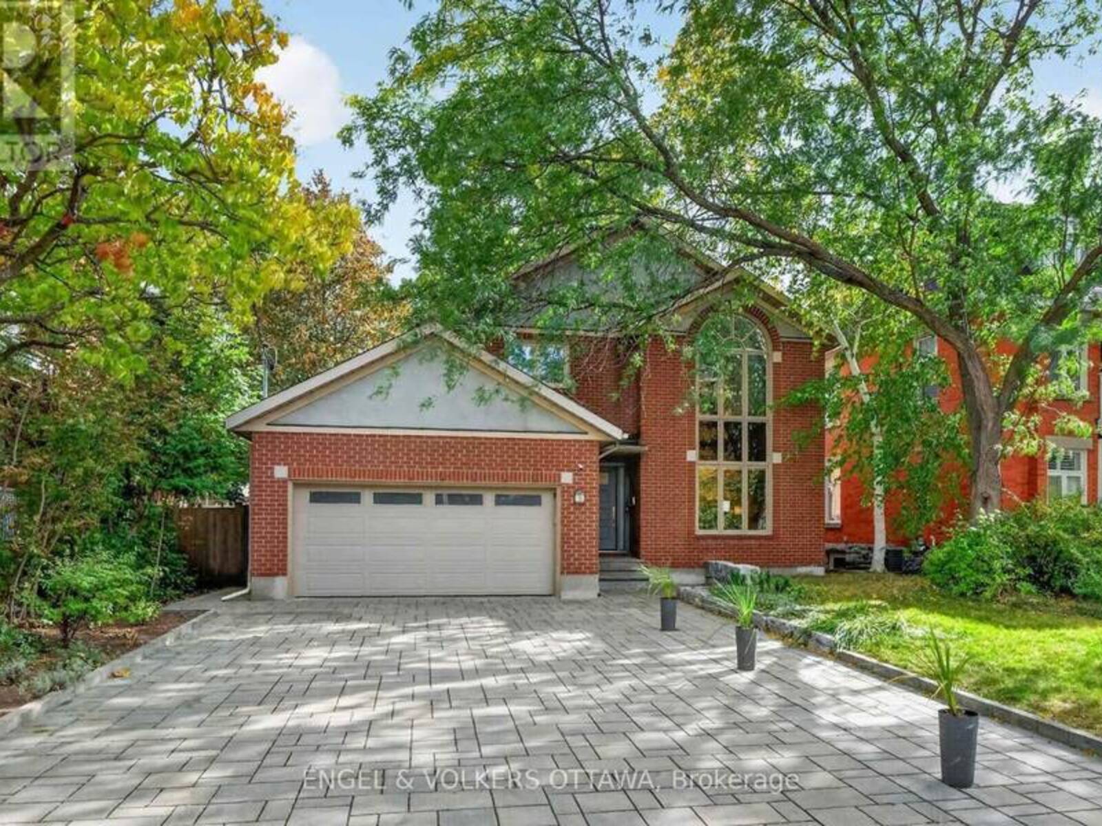 628 BYRON AVENUE, Ottawa, Ontario K2A 0E6