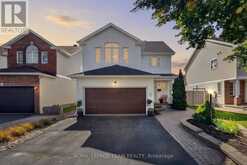 8 ORISKA WAY | Ottawa Ontario | Slide Image Two