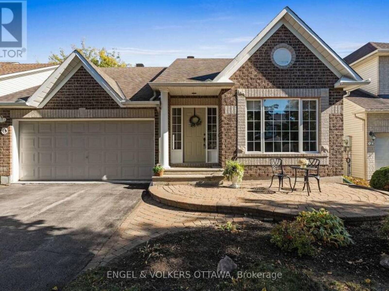 4 BURNSTEAD CRESCENT, Ottawa, Ontario K2M 2T4