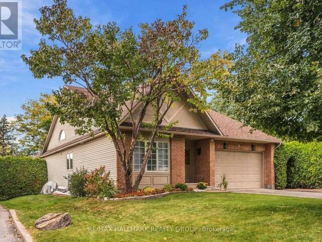 3 BURNSTEAD CRESCENT Ottawa Ontario, K2M 2T4 - 3 Bedrooms Home For Sale