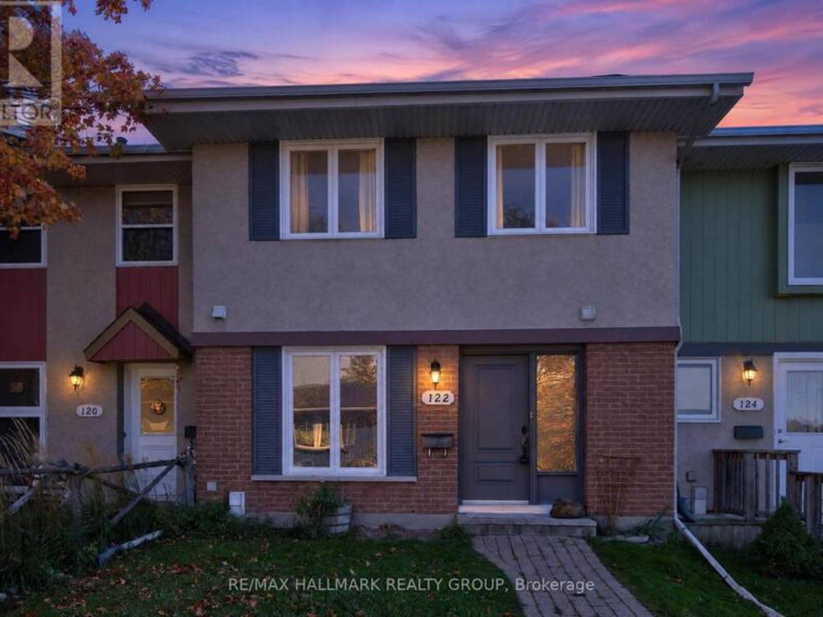122 COSTELLO AVENUE, Ottawa, Ontario K2H 7C5