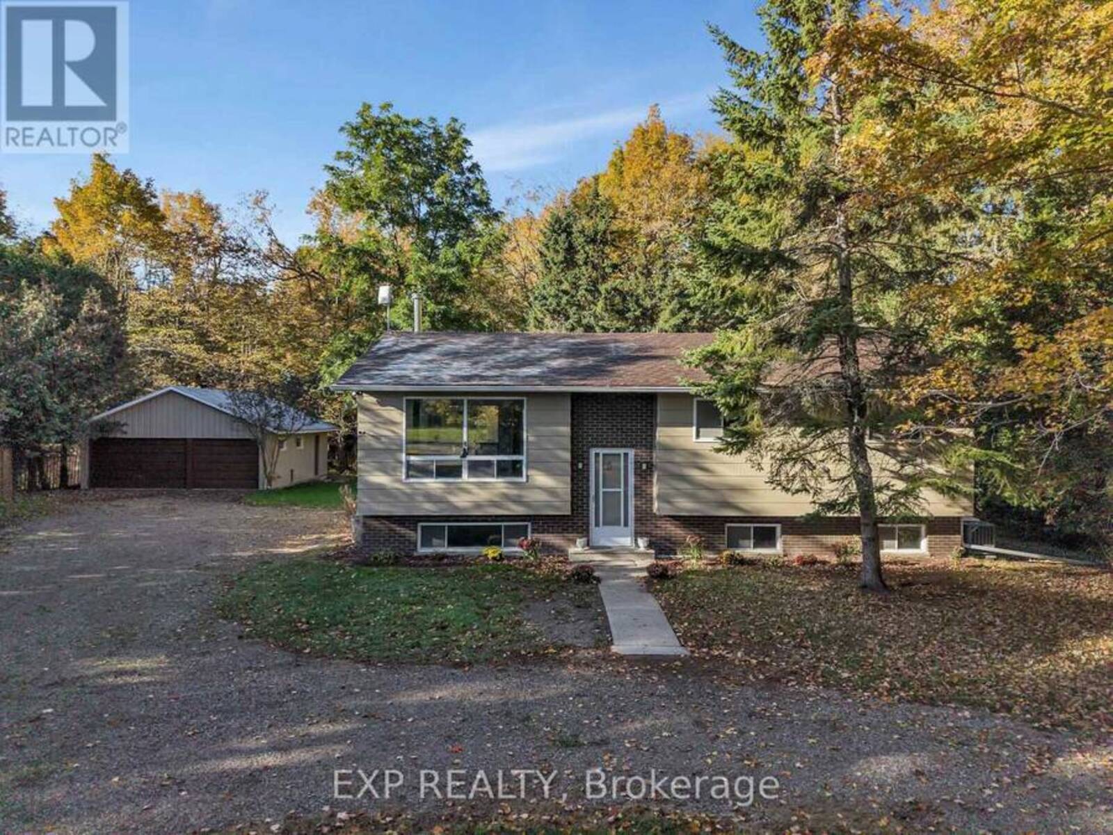 557 GLENVIEW ROAD, Smiths Falls, Ontario K7A 4S4