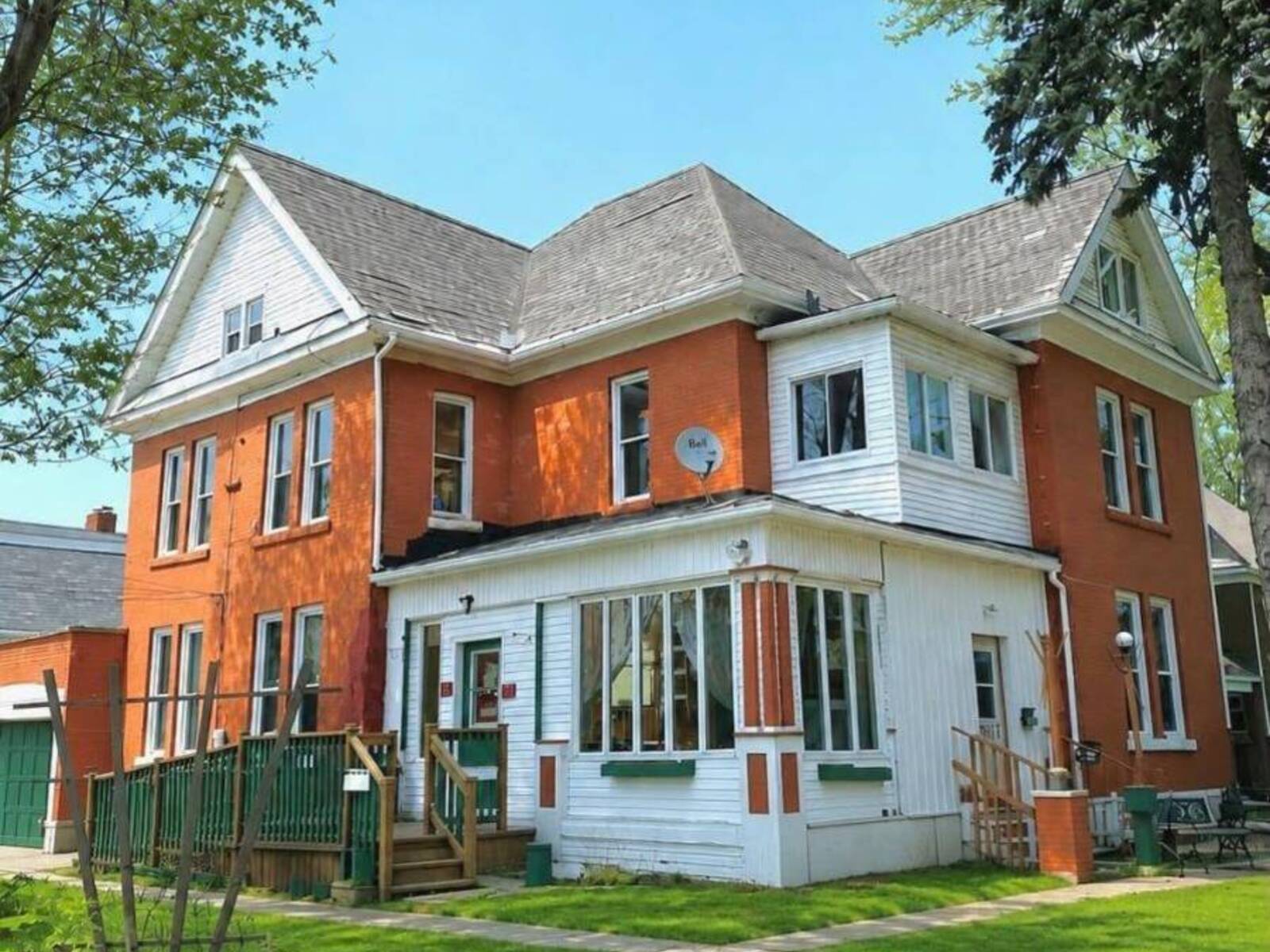 205 FIRST STREET E, Cornwall, Ontario K6H 1K9