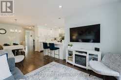 200 TRAIL SIDE CIRCLE | Ottawa Ontario | Slide Image Twelve