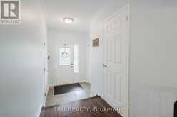 200 TRAIL SIDE CIRCLE | Ottawa Ontario | Slide Image Two
