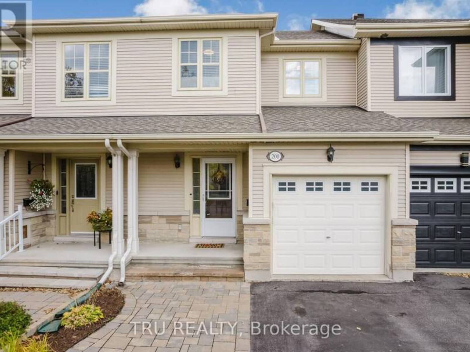 200 TRAIL SIDE CIRCLE, Ottawa, Ontario K4A 5B4