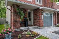106 TACOM CIRCLE | Ottawa Ontario | Slide Image Three