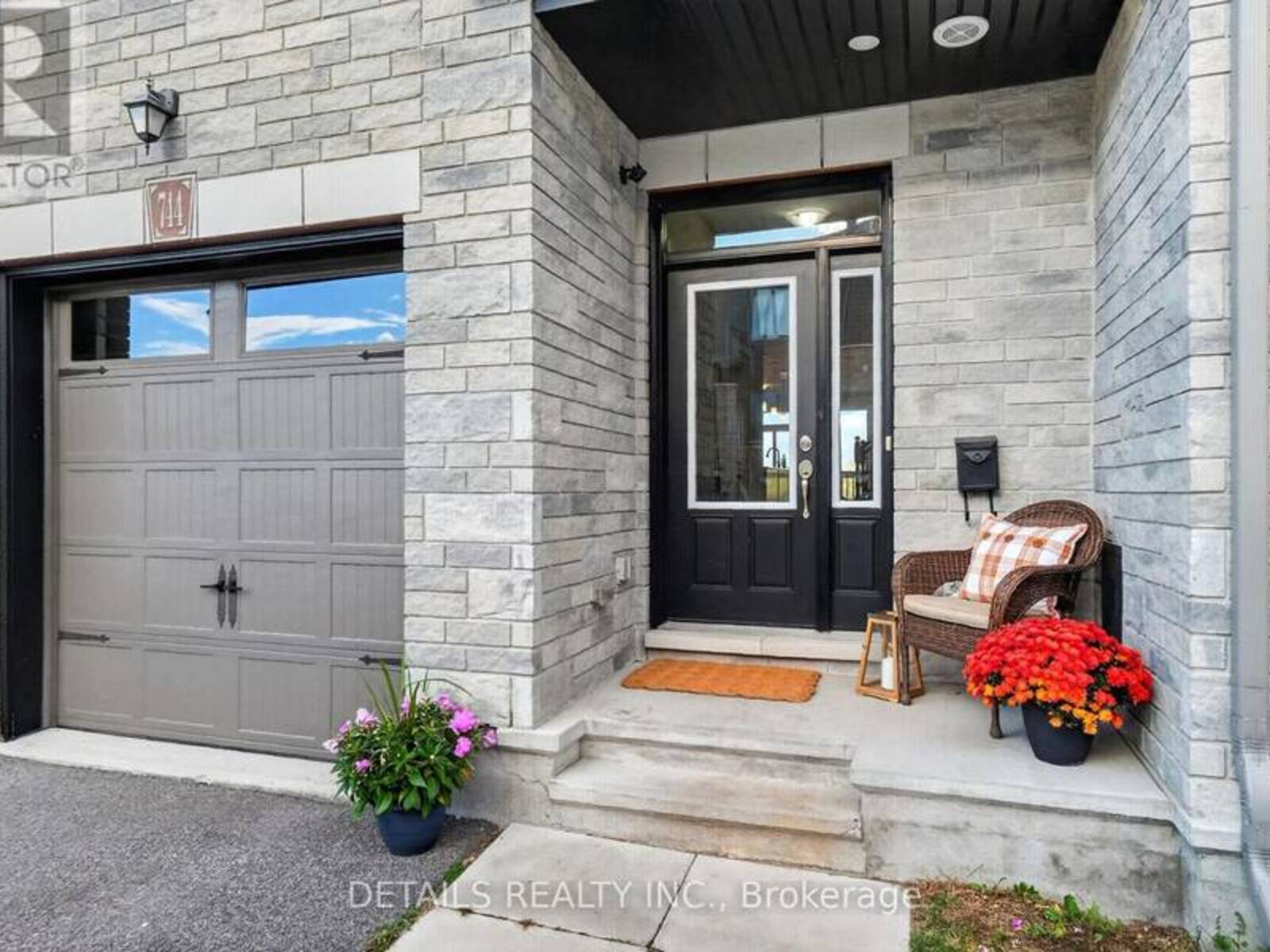 744 DEARBORN PRIVATE, Ottawa, Ontario K1T 0W3
