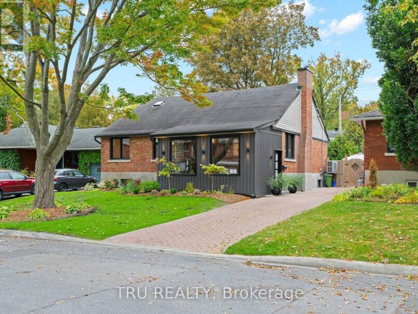 2110 HONEYWELL AVENUE, Ottawa, Ontario K2A 0P8