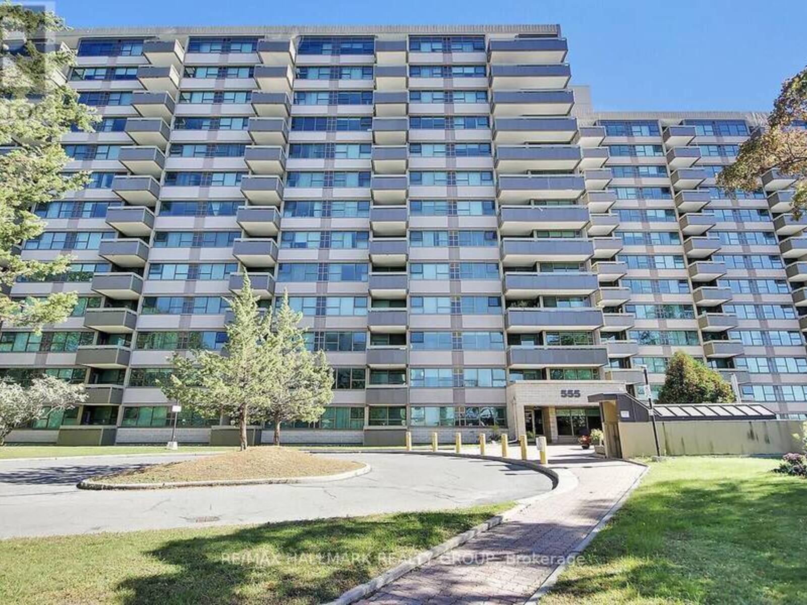704 - 555 BRITTANY DRIVE, Ottawa, Ontario K1K 4C5